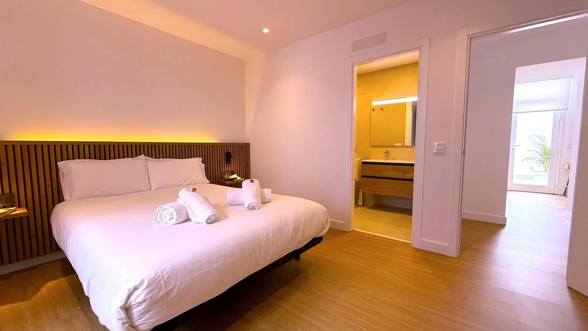 Tropicalidays La Punta Suites House 洛斯雷尔雷赫斯